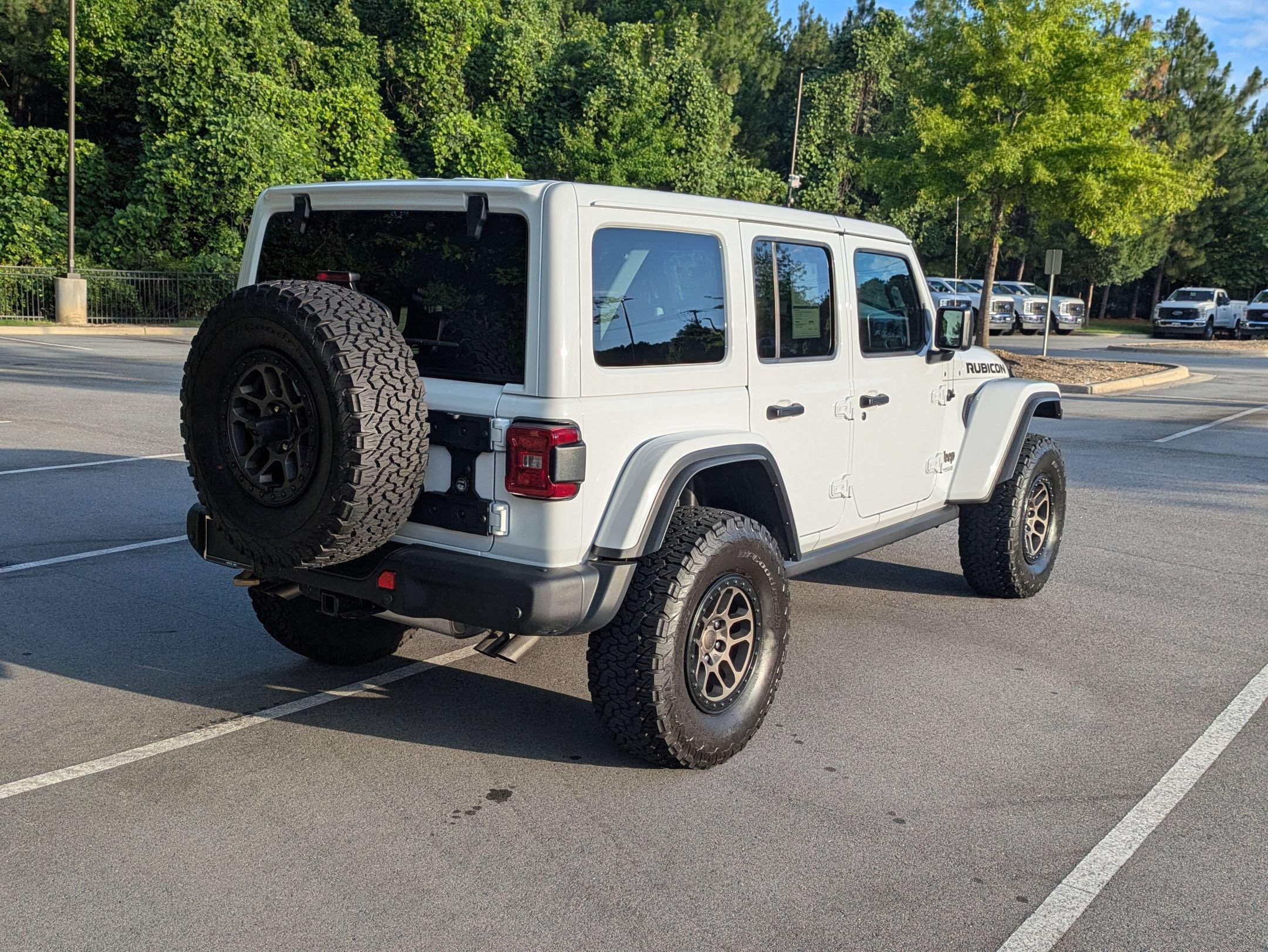 Used 2022 Jeep Wrangler Unlimited Rubicon w/ Xtreme Recon 35" Tire Package AWD/4WD image 4