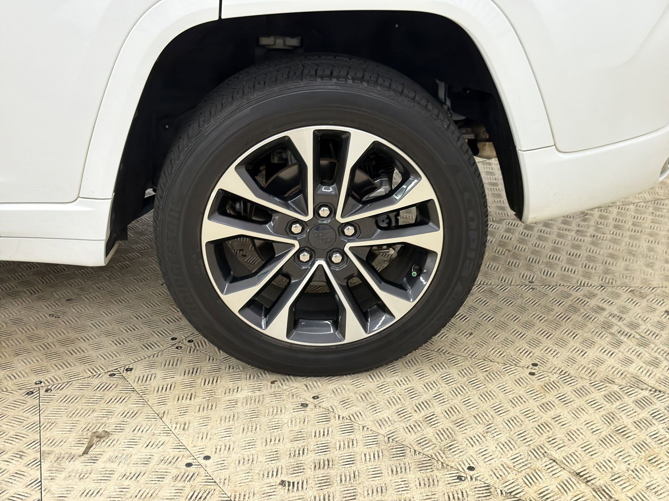 Used 2022 Jeep Grand Cherokee Overland image 12