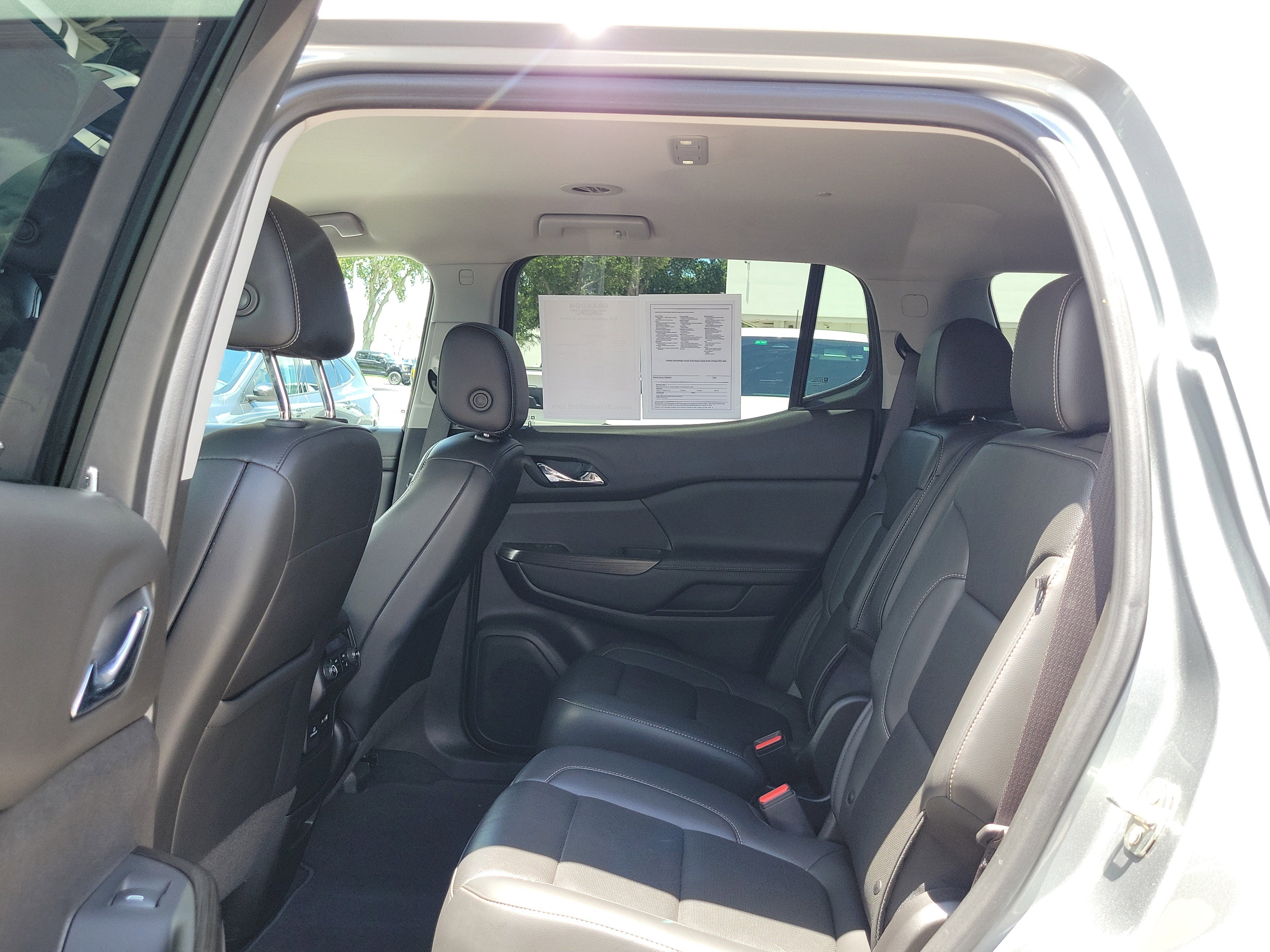 Used 2023 GMC Acadia SLT w/ Elevation Edition FWD image 12