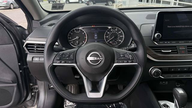 Used 2025 Nissan Altima 2.5 SV AWD/4WD image 17