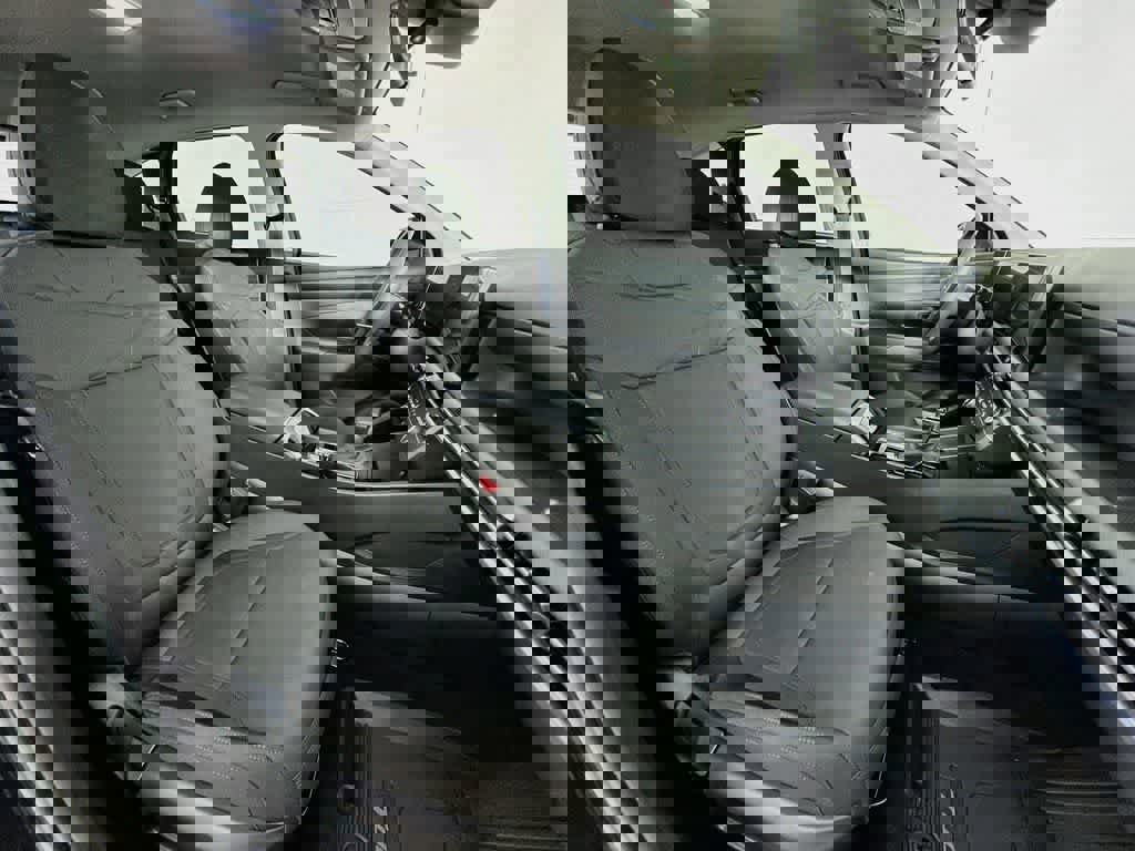 Used 2025 Hyundai Tucson SE FWD image 17