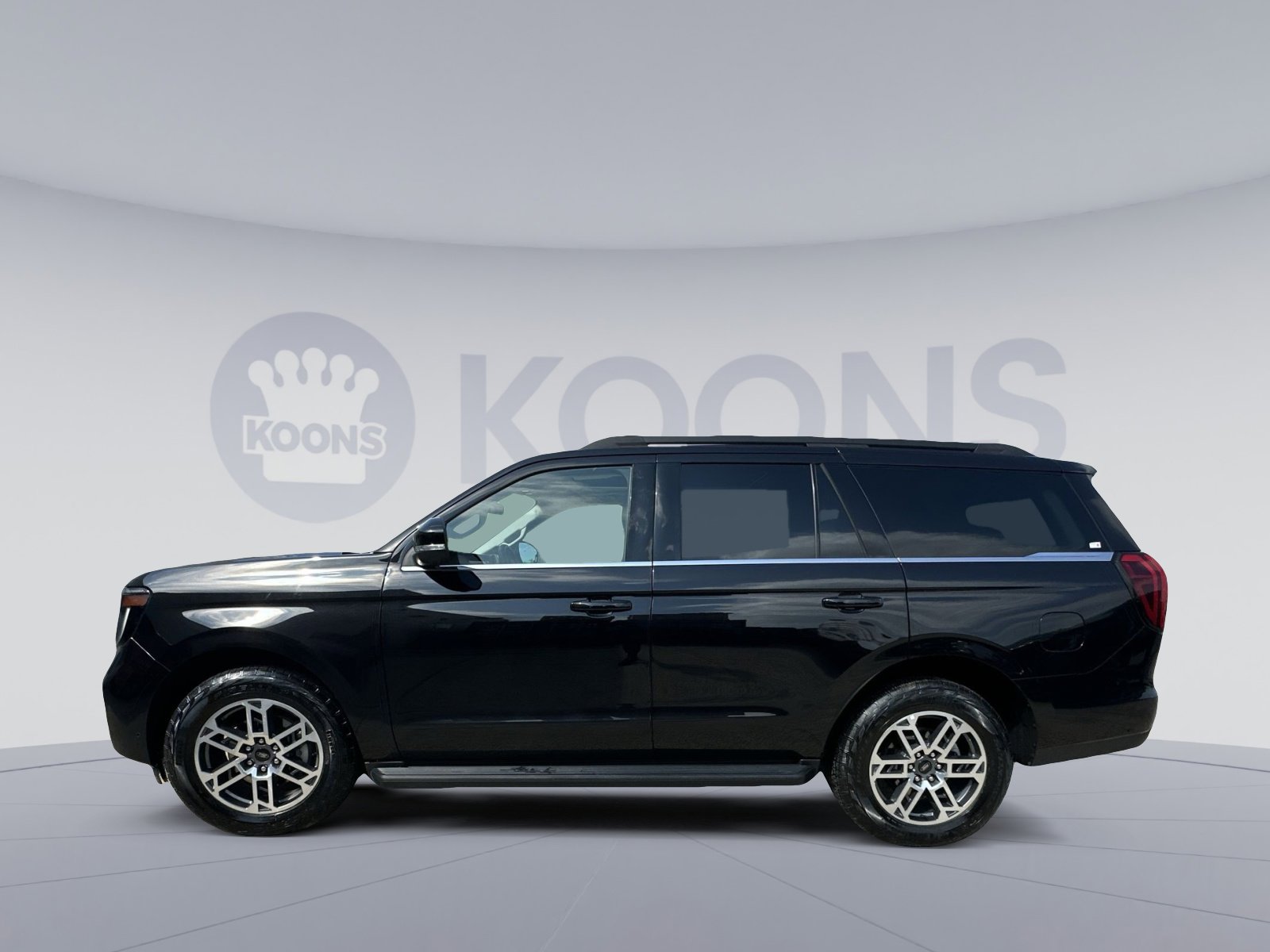 Certified 2025 Ford Expedition Active AWD/4WD image 7