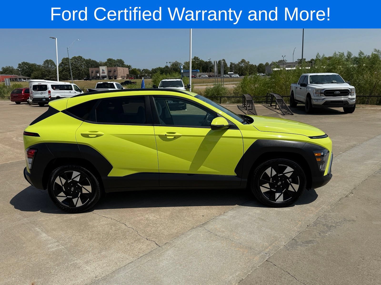 Used 2025 Hyundai Kona SEL FWD image 4