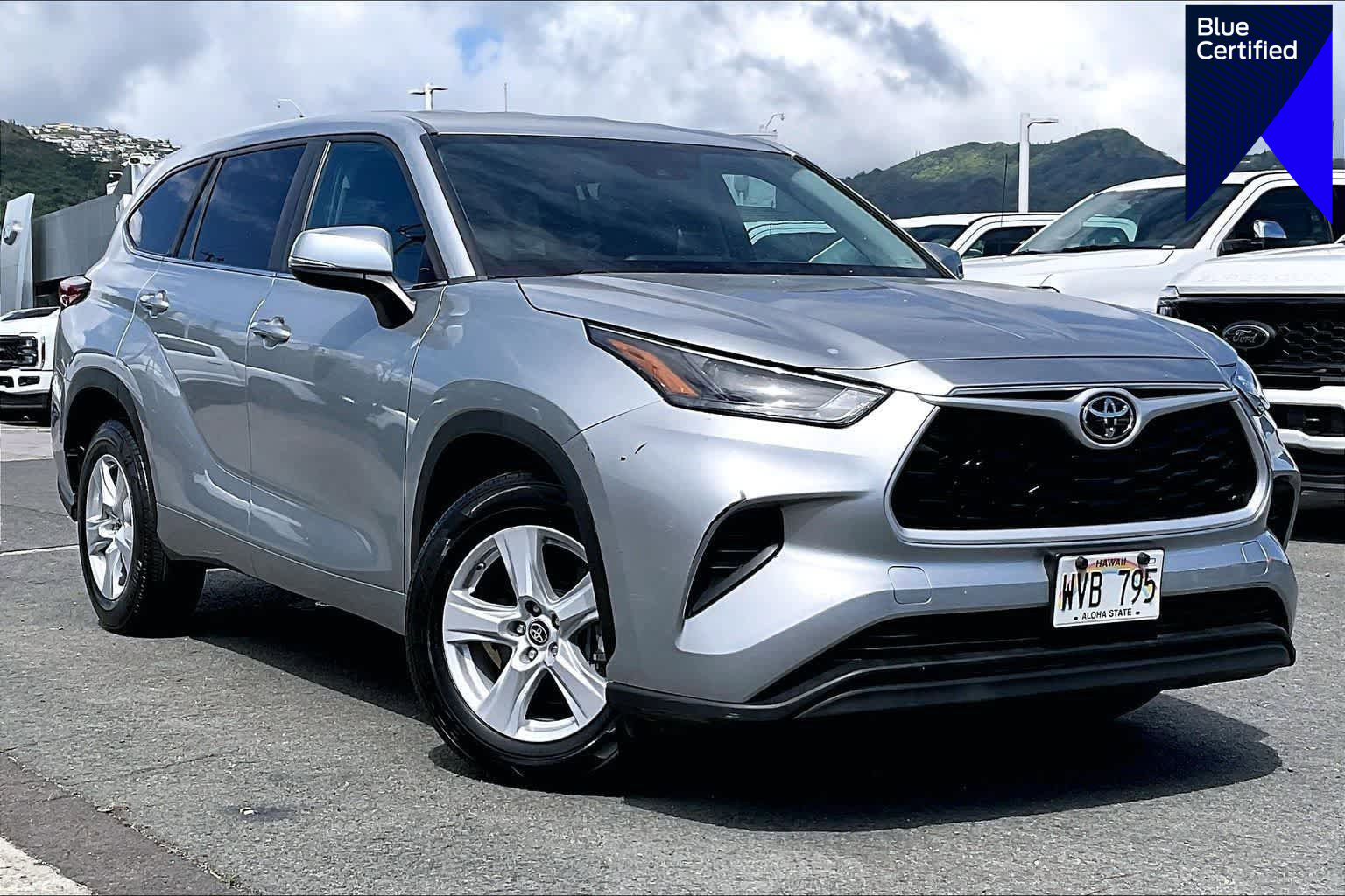 Used 2023 Toyota Highlander L FWD image 1