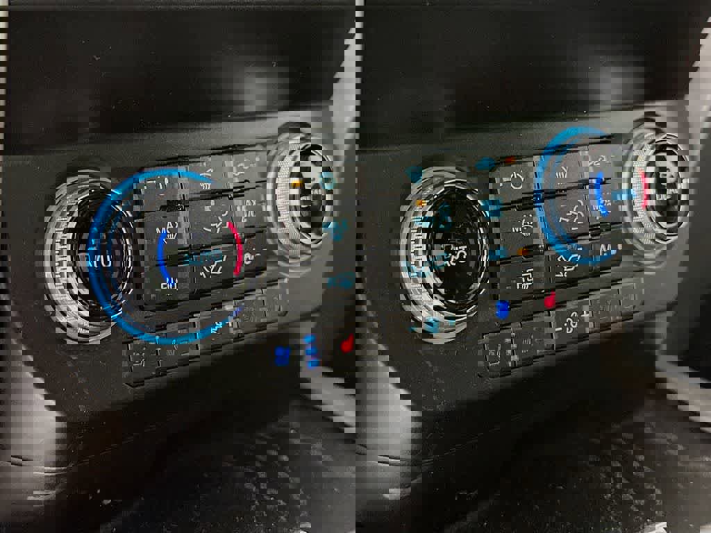 Certified 2019 Ford F150 Platinum w/ Equipment Group 701A Luxury image 21