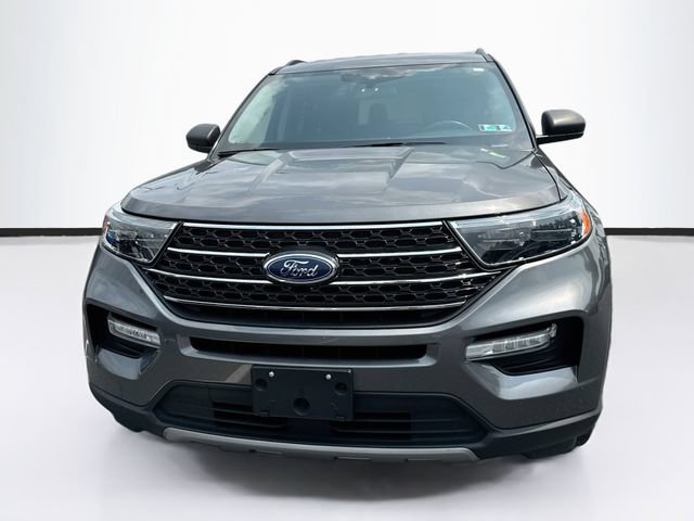 Certified 2022 Ford Explorer XLT w/ Equipment Group 202A AWD/4WD image 3
