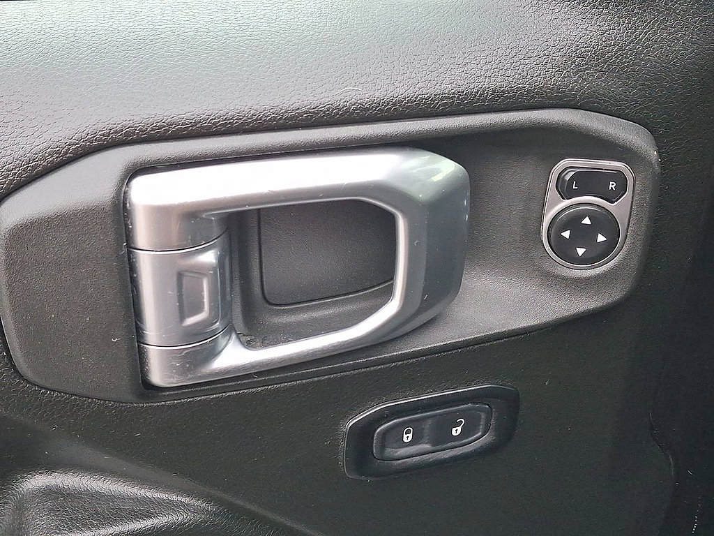 Used 2024 Jeep Wrangler Unlimited Sport AWD/4WD image 10