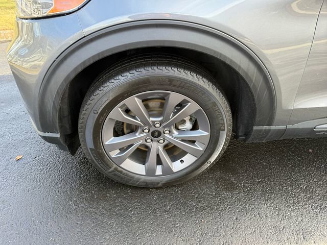 Certified 2022 Ford Explorer XLT w/ Equipment Group 202A image 25