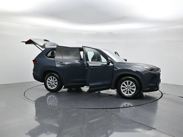 Used 2025 Toyota Grand Highlander AWD image 55