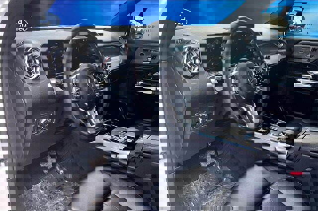 Used 2021 Mercedes-Benz GLB 250 w/ Premium Package image 14