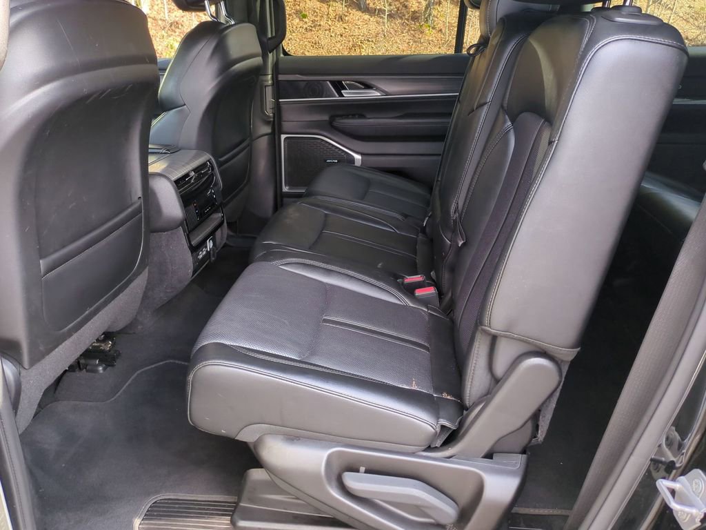 Used 2024 Jeep Wagoneer L Series II w/ Flexible Seating Group image 12