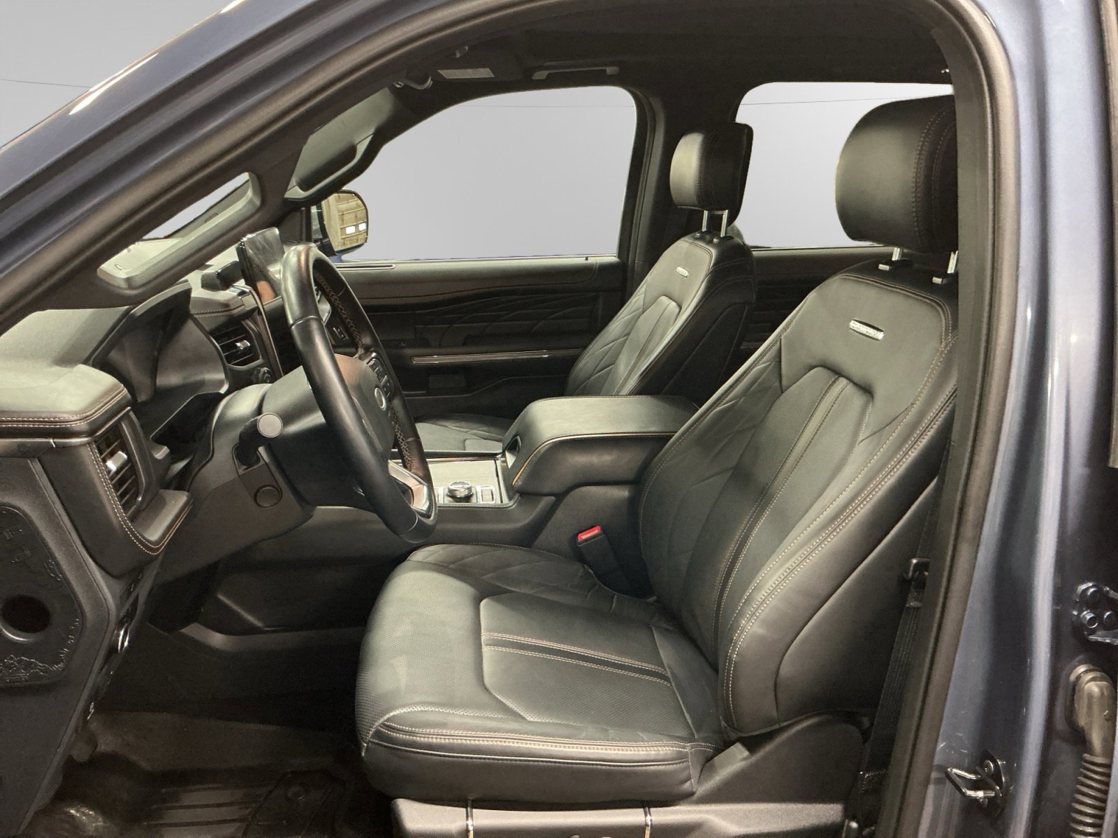 Certified 2023 Ford Expedition Max Platinum image 9