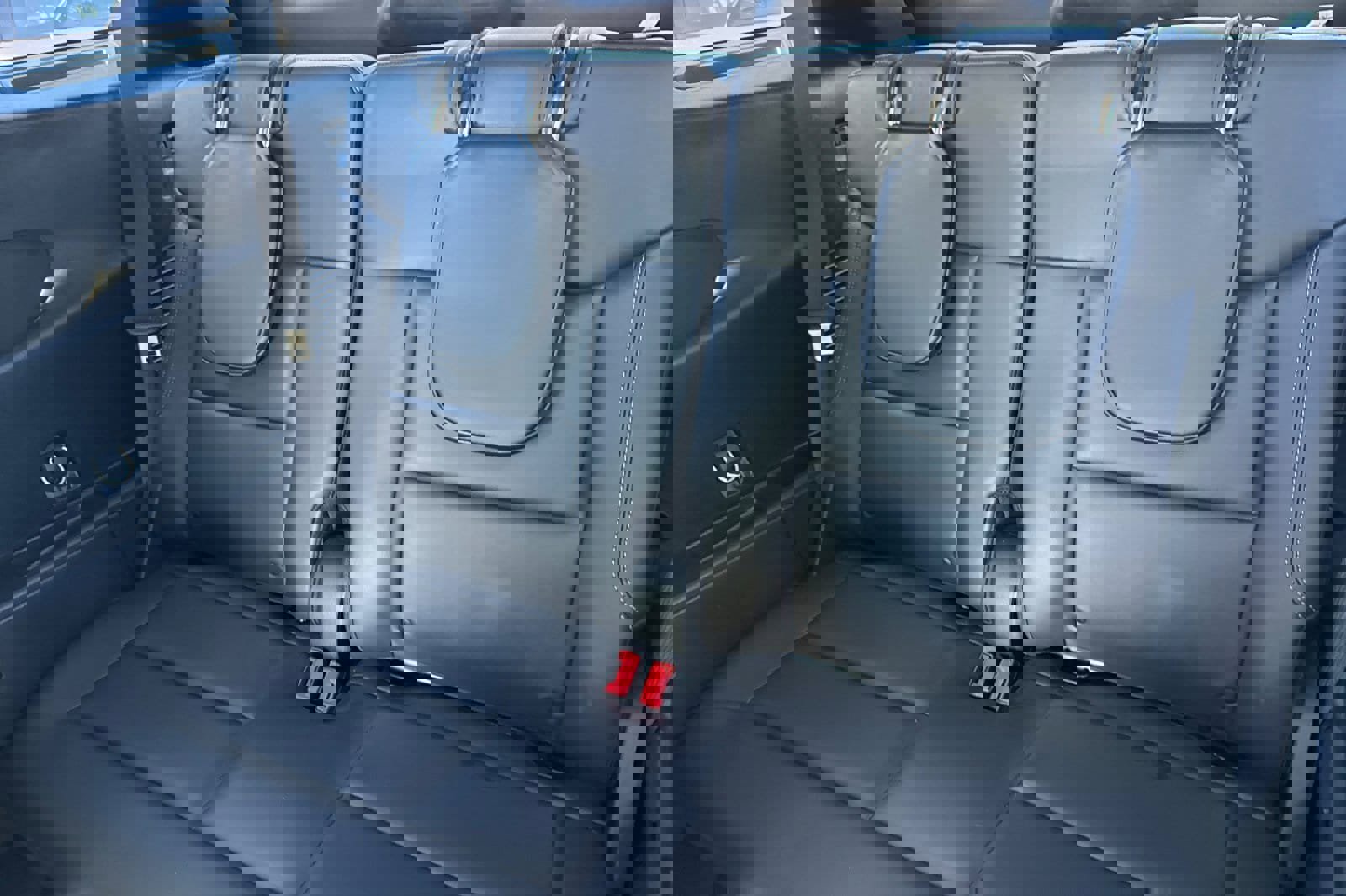 Certified 2022 Ford Explorer XLT w/ Equipment Group 202A image 16