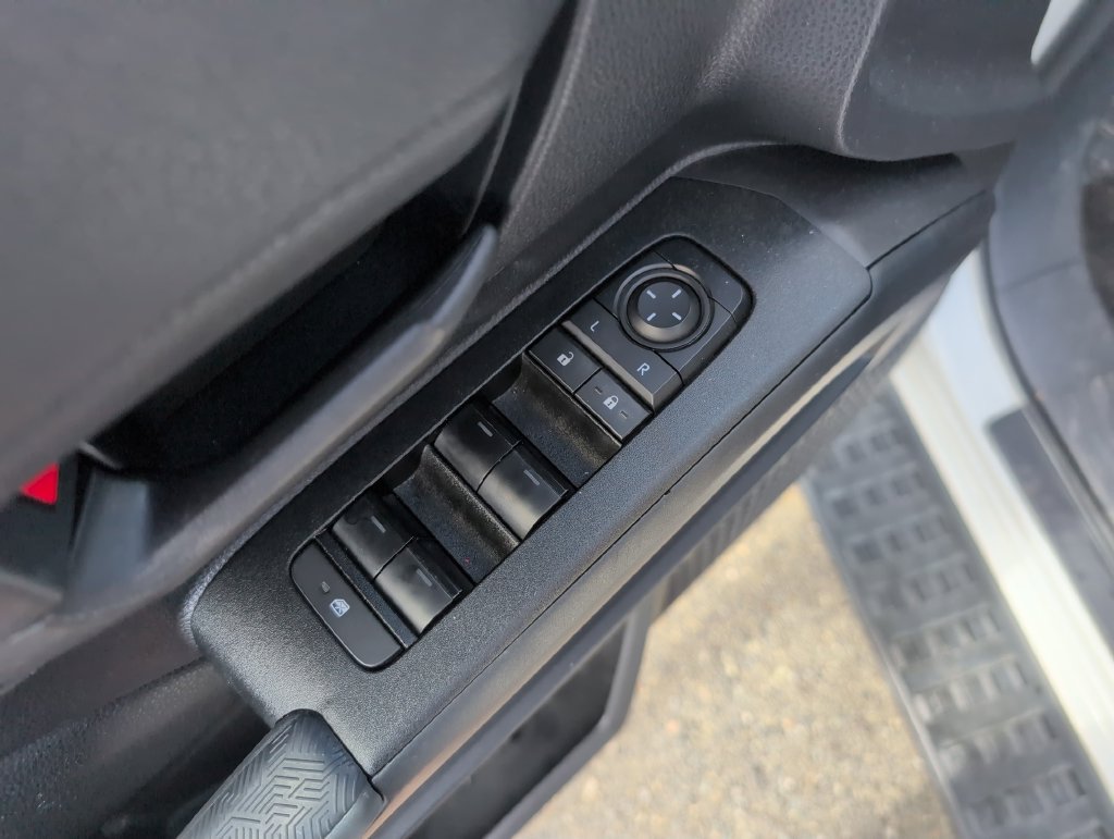 Used 2025 Toyota 4Runner SR5 AWD/4WD image 19