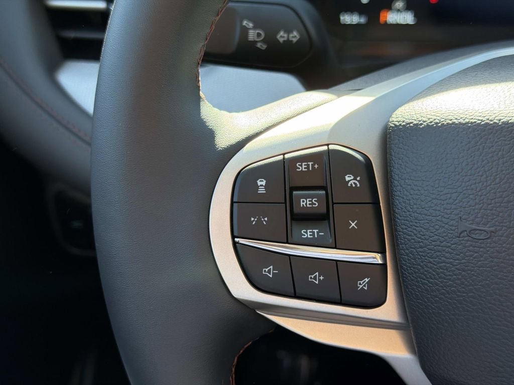 Certified 2025 Ford Explorer Active image 22