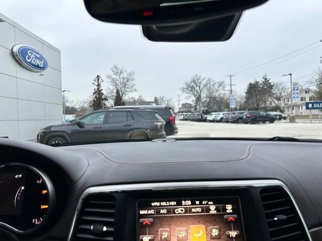 Used 2017 Jeep Grand Cherokee Overland w/ Jeep Active Safety Group image 78