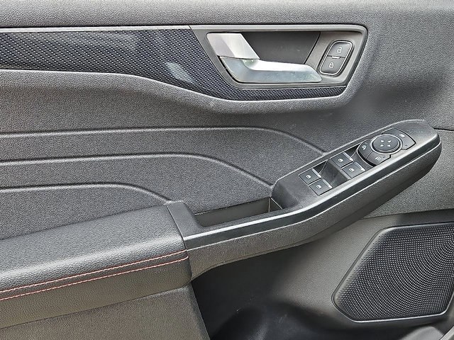 Certified 2025 Ford Escape ST-Line w/ Tech Pack #1 AWD/4WD image 15