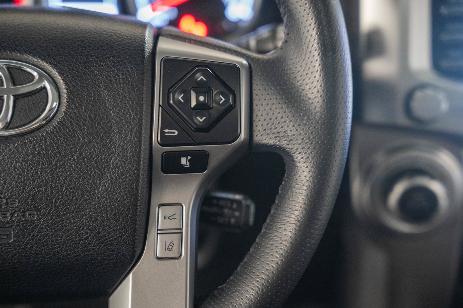 Used 2022 Toyota 4Runner Limited AWD/4WD image 33