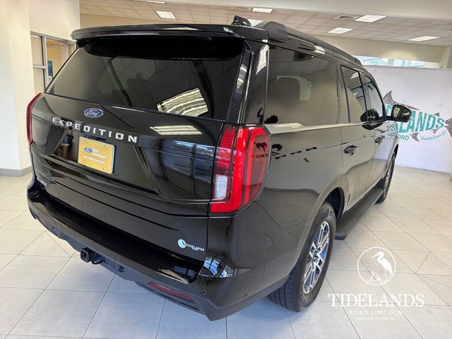 Certified 2025 Ford Expedition Active RWD image 9