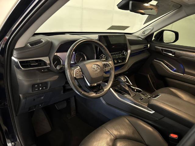 Used 2020 Toyota Highlander Platinum FWD image 6