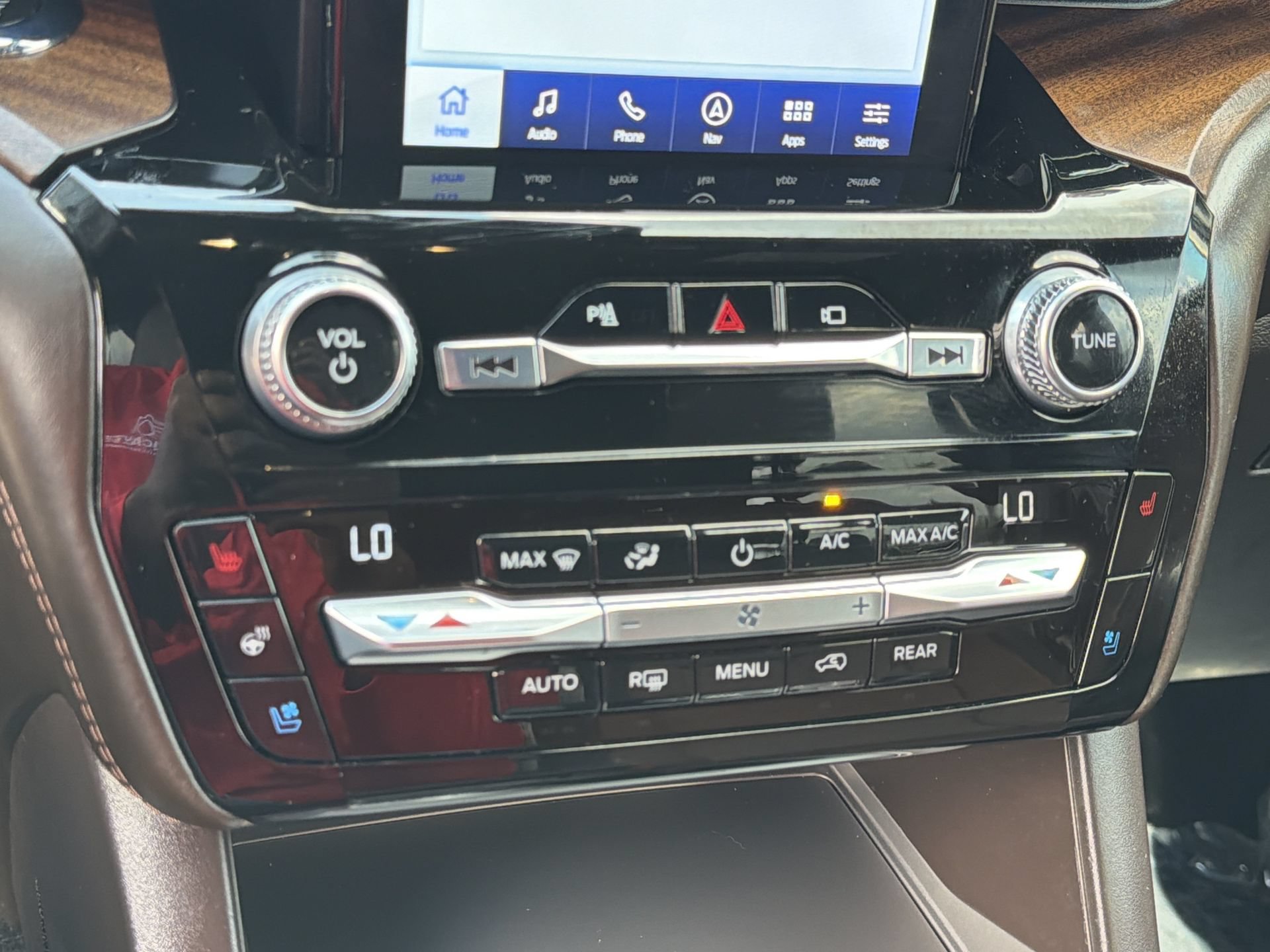 Certified 2021 Ford Explorer King Ranch w/ Premium Technology Package AWD/4WD image 21