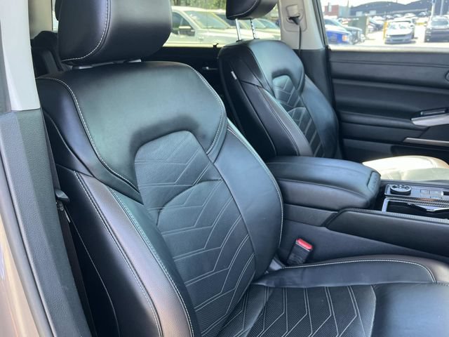 Used 2023 Nissan Pathfinder Platinum AWD/4WD image 32