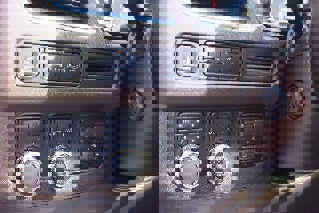 Used 2021 GMC Yukon SLT w/ SLT Luxury Plus Package image 27