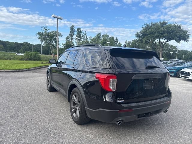 Certified 2021 Ford Explorer XLT w/ Equipment Group 202A RWD image 4