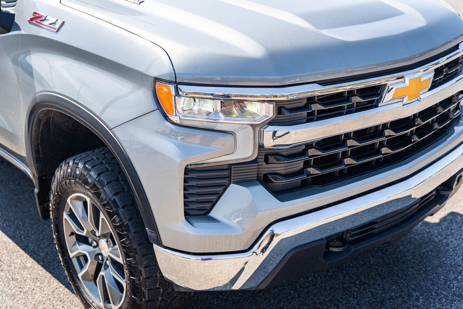 Used 2025 Chevrolet Silverado 1500 LT image 11