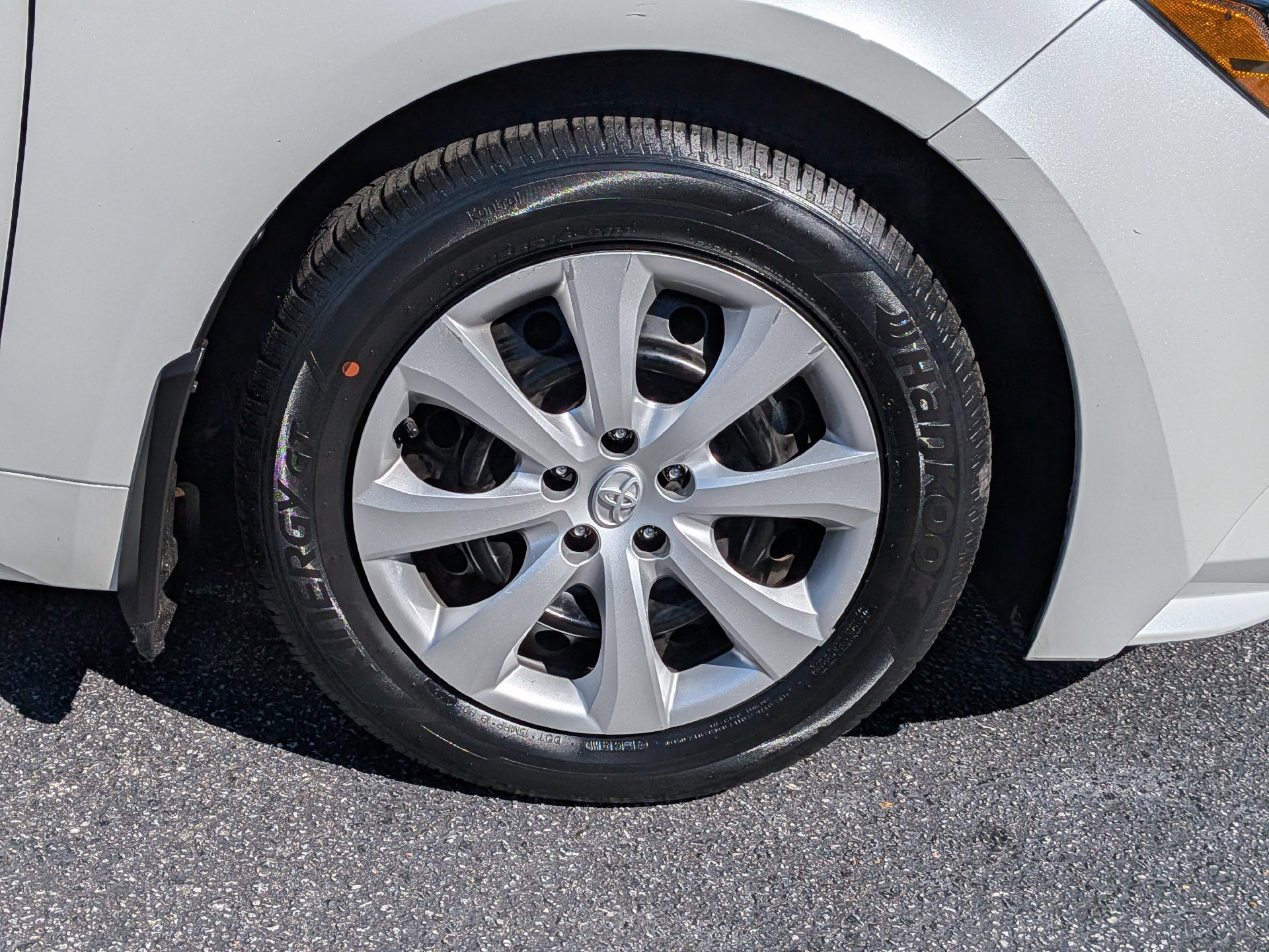 Used 2026 Toyota Corolla LE FWD image 14