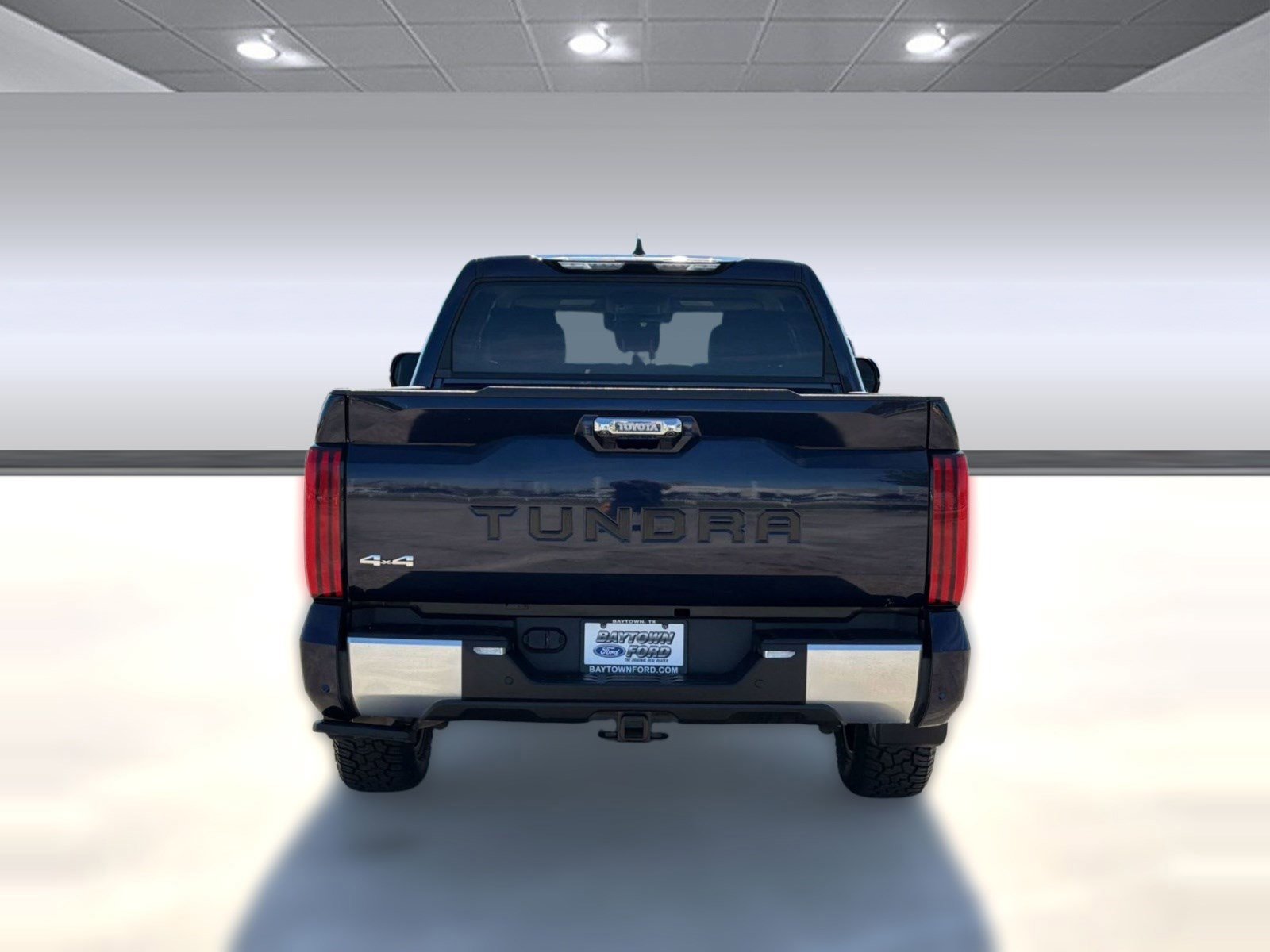 Used 2024 Toyota Tundra Limited w/ Power Package image 4