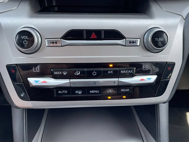 Certified 2020 Ford Explorer XLT w/ Equipment Group 202A AWD/4WD image 15