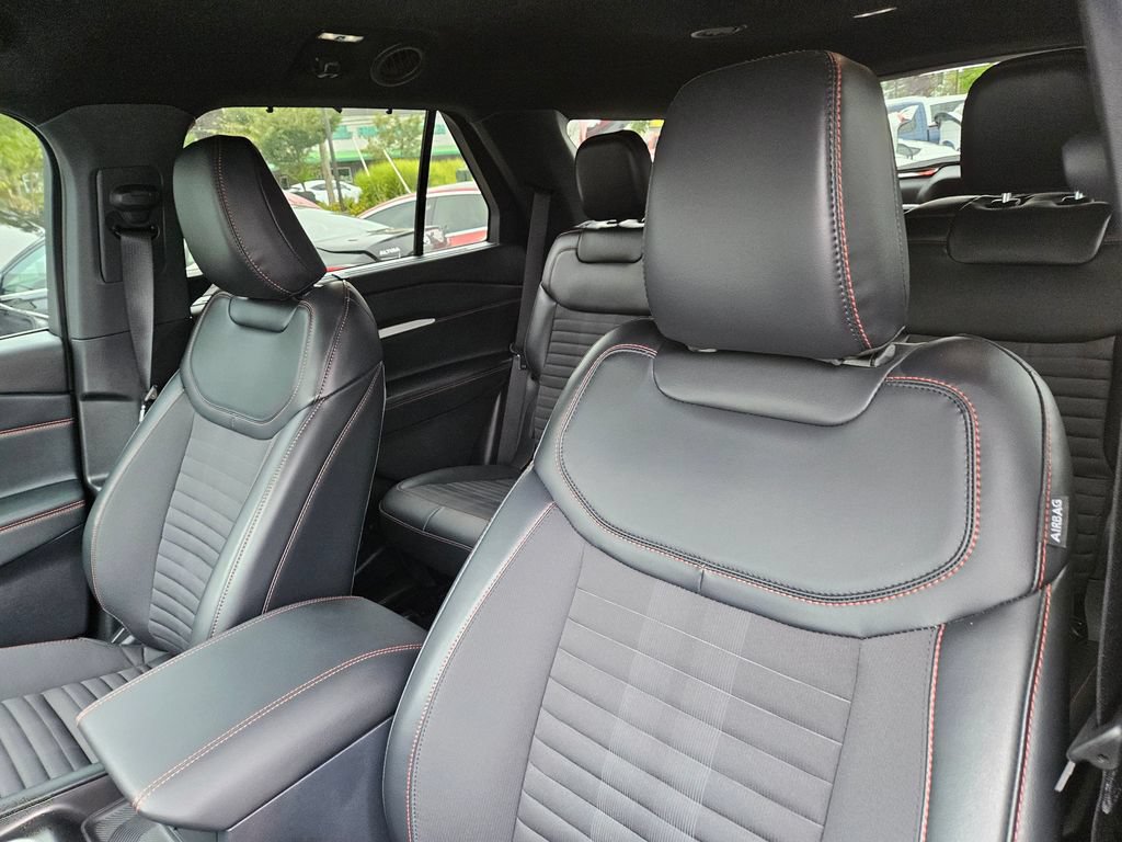 Certified 2025 Ford Explorer ST-Line w/ Premium Package RWD image 21