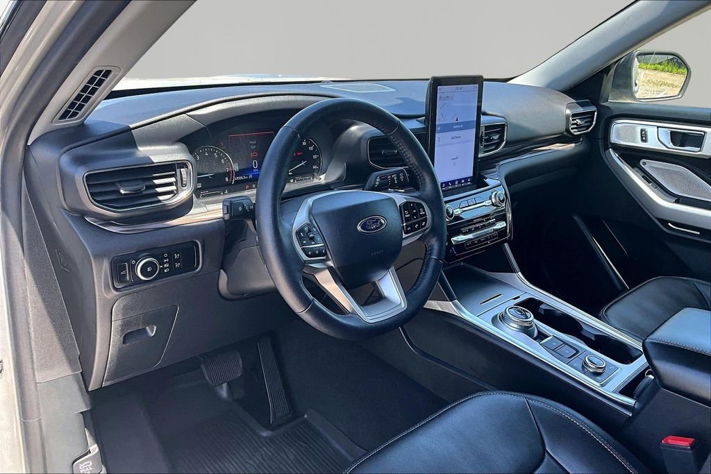 Certified 2024 Ford Explorer Limited w/ Limited Technology Package AWD/4WD image 14