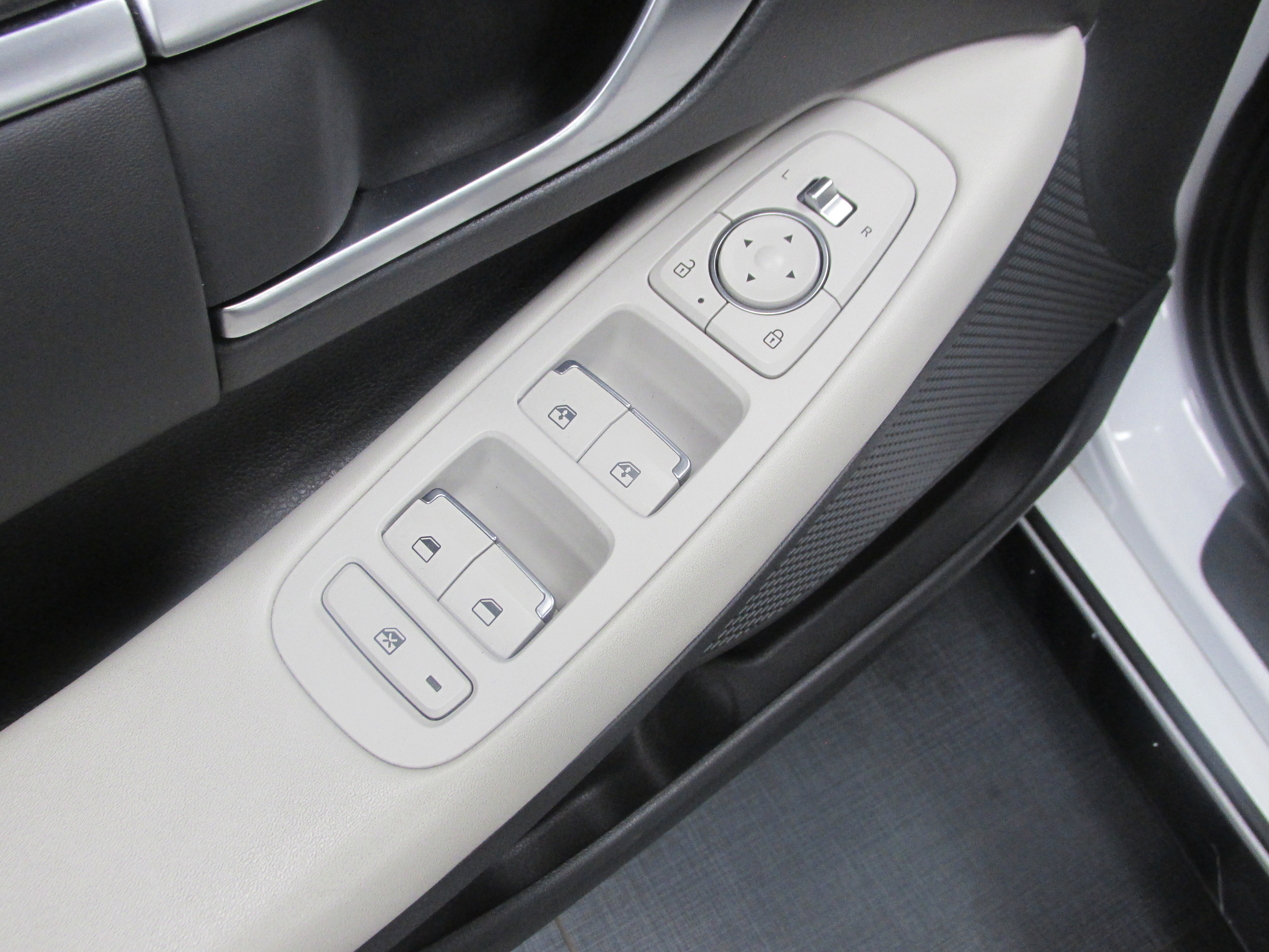 Used 2024 Hyundai Sonata SEL w/ Convenience Package FWD image 26