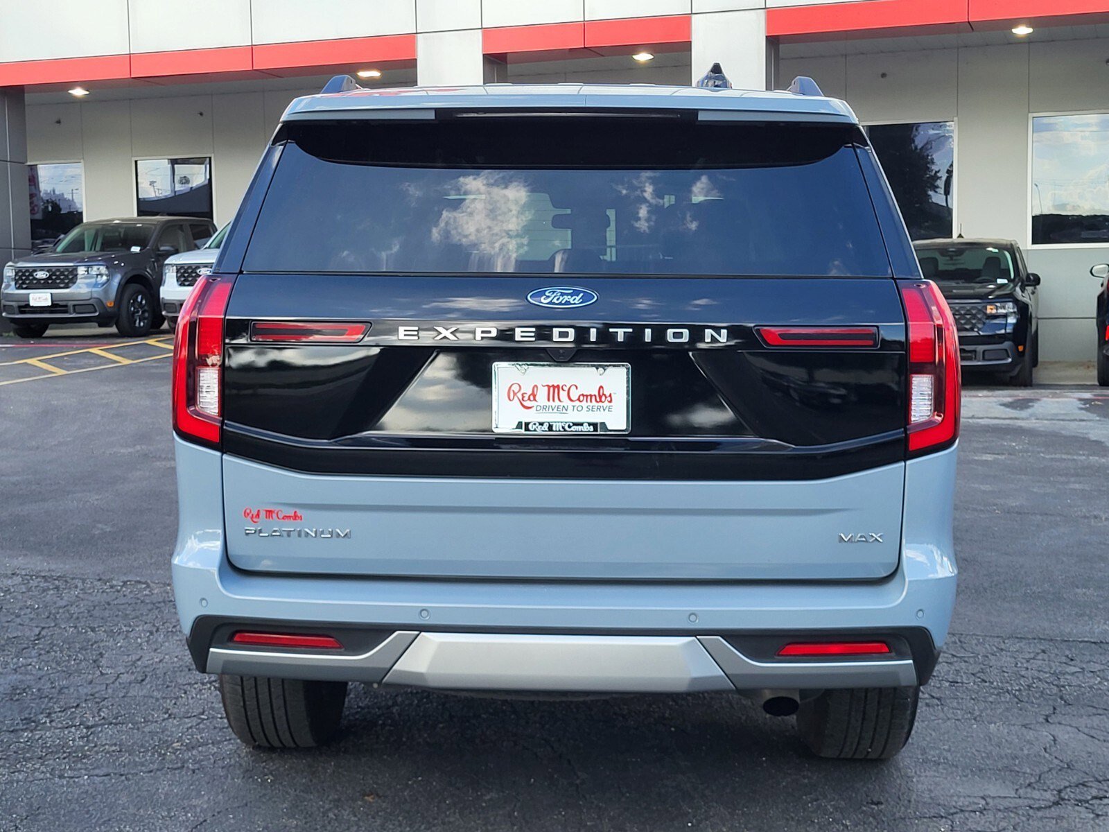 Certified 2025 Ford Expedition Max Platinum image 5