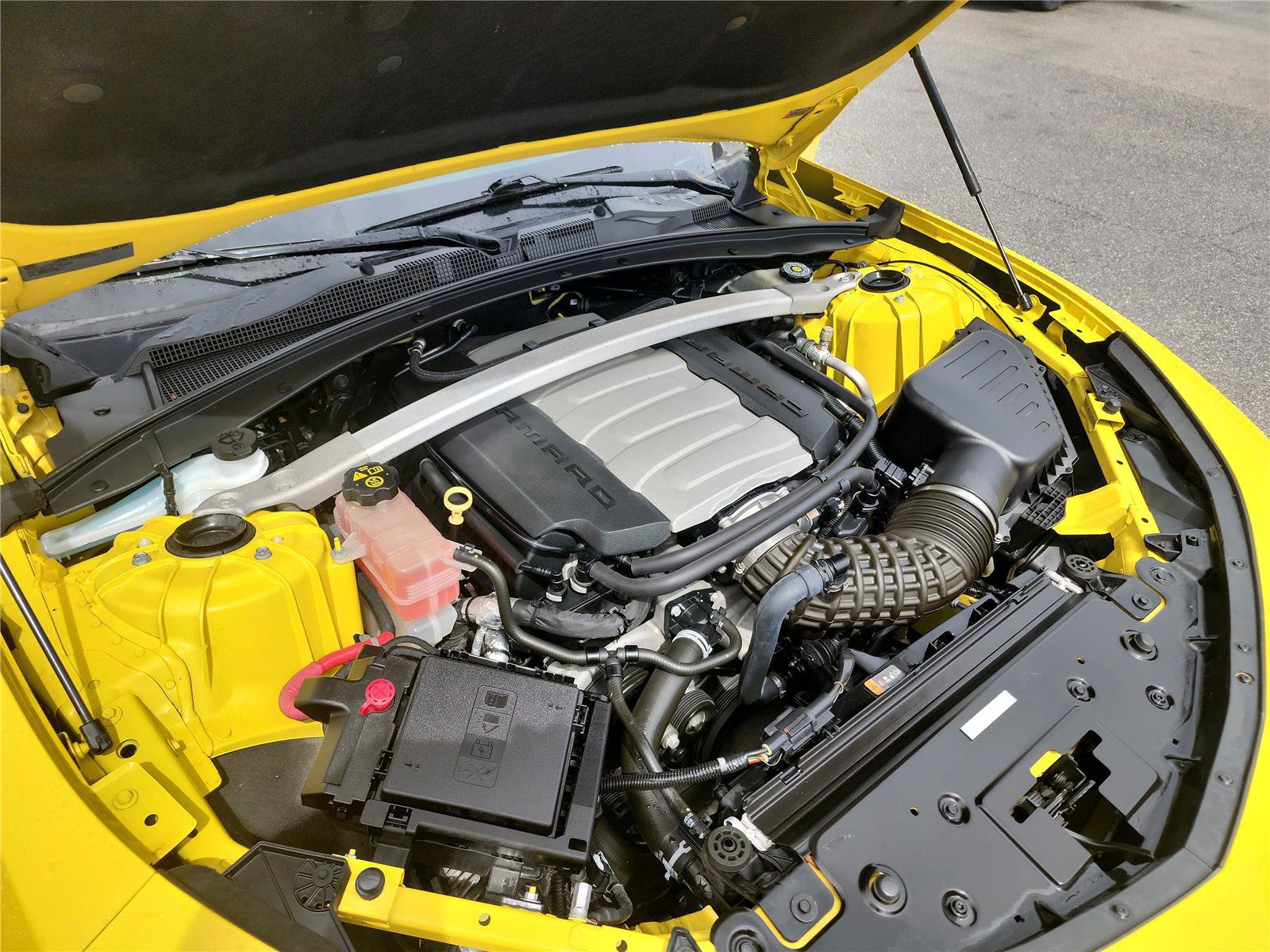 Used 2017 Chevrolet Camaro SS RWD image 13