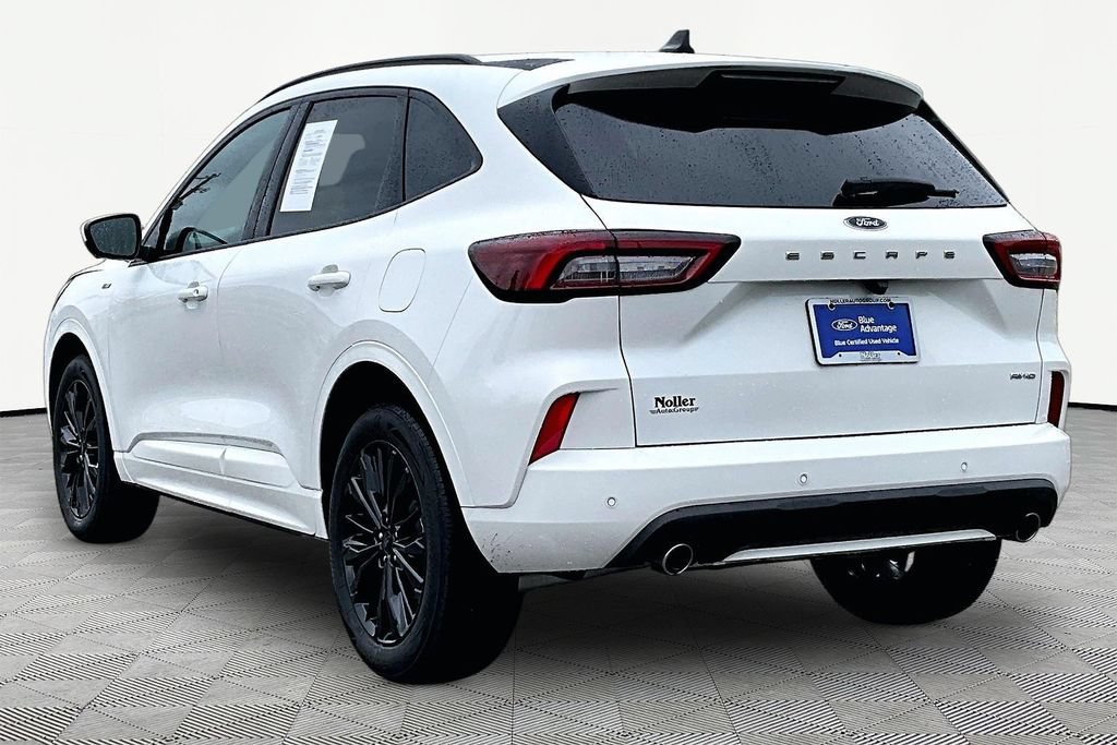Certified 2023 Ford Escape ST-Line Elite AWD/4WD image 13