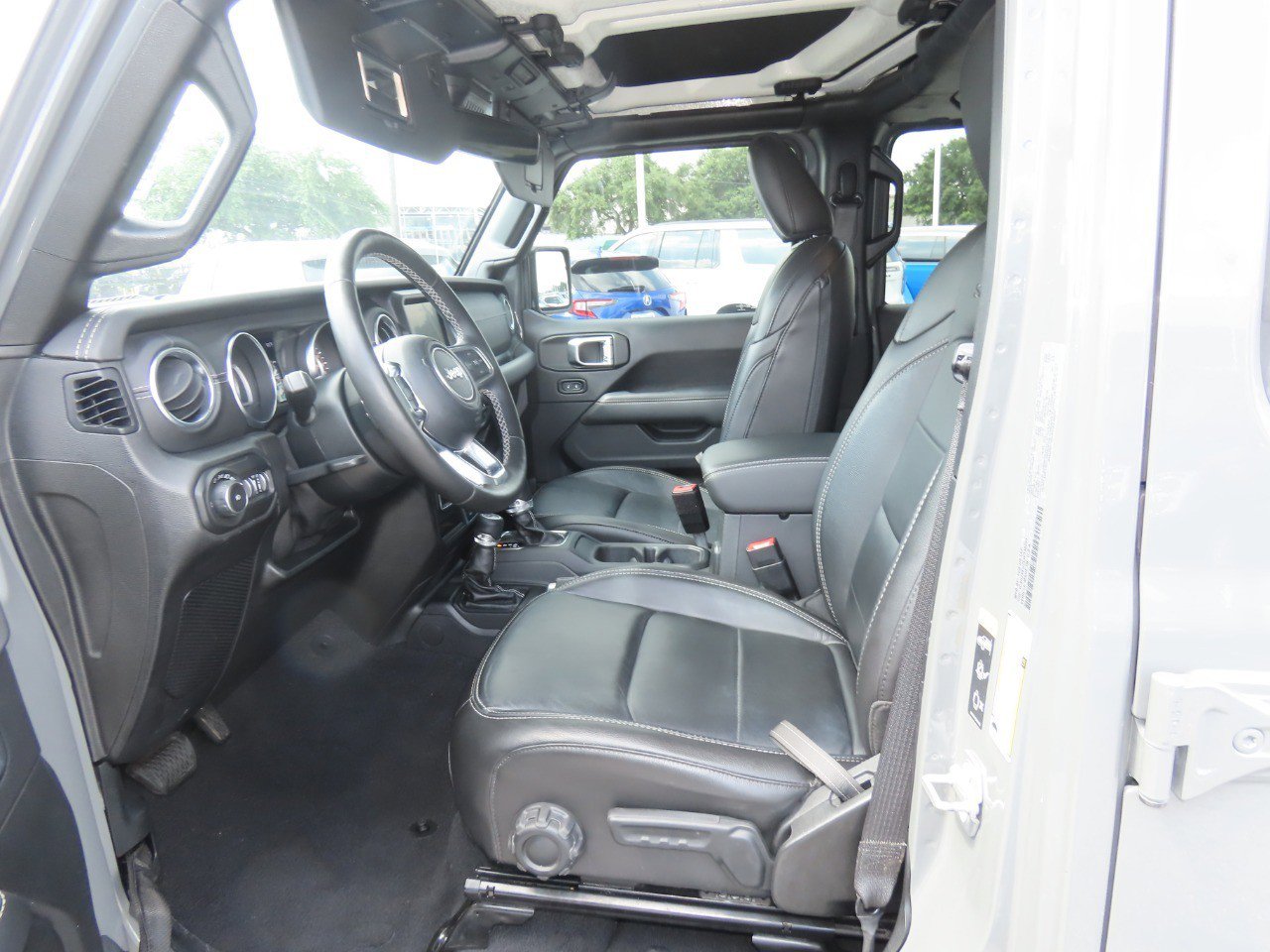 Used 2020 Jeep Wrangler Unlimited Sahara AWD/4WD image 25