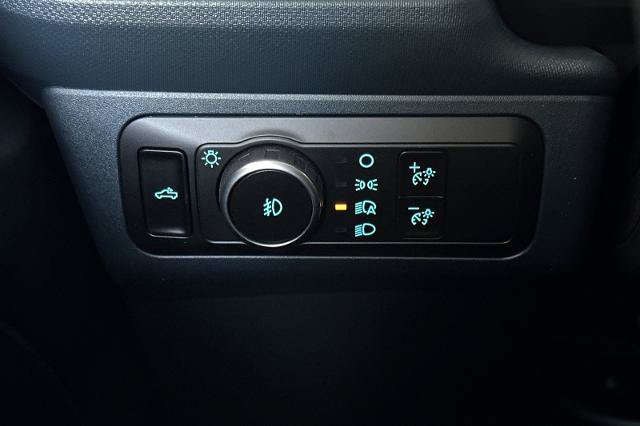 Certified 2025 Ford Maverick Lobo AWD/4WD image 30