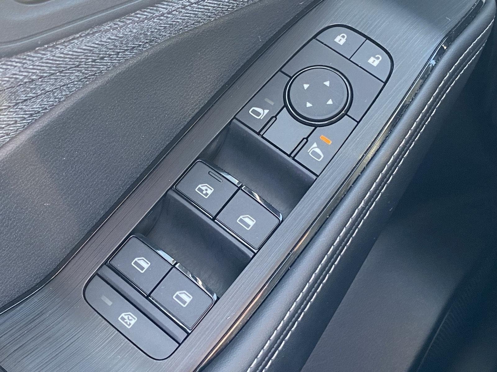 Used 2023 Nissan Rogue SV AWD/4WD image 44