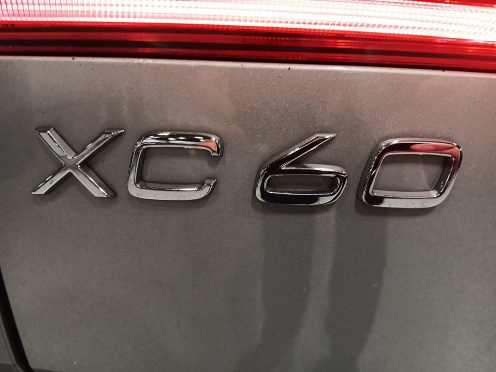 Used 2024 Volvo XC60 B5 Core w/ Protection Package Premier AWD/4WD image 20