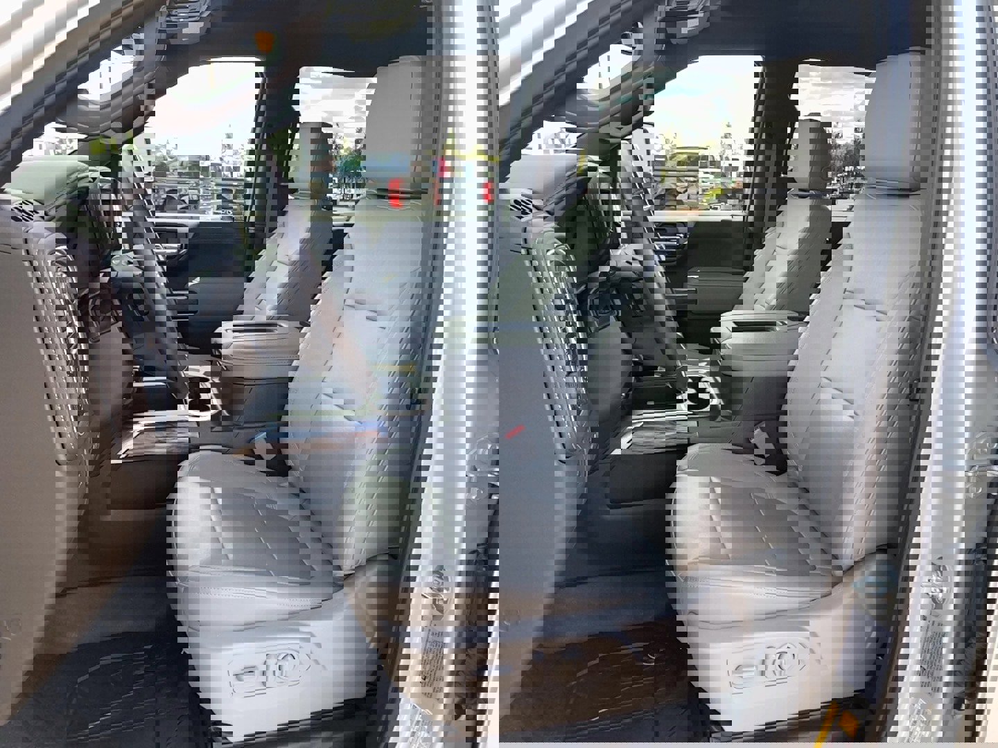 Used 2022 Chevrolet Silverado 3500 LTZ w/ LTZ Plus Package image 11