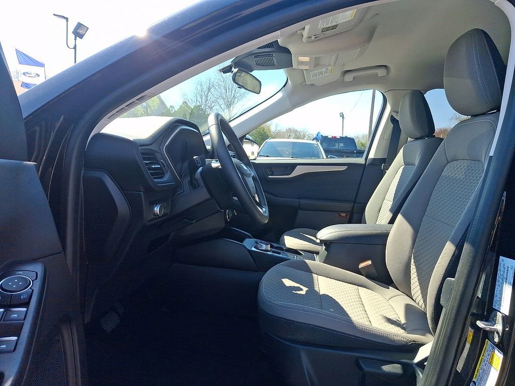 Certified 2022 Ford Escape SE w/ Cold Weather Package AWD/4WD image 14