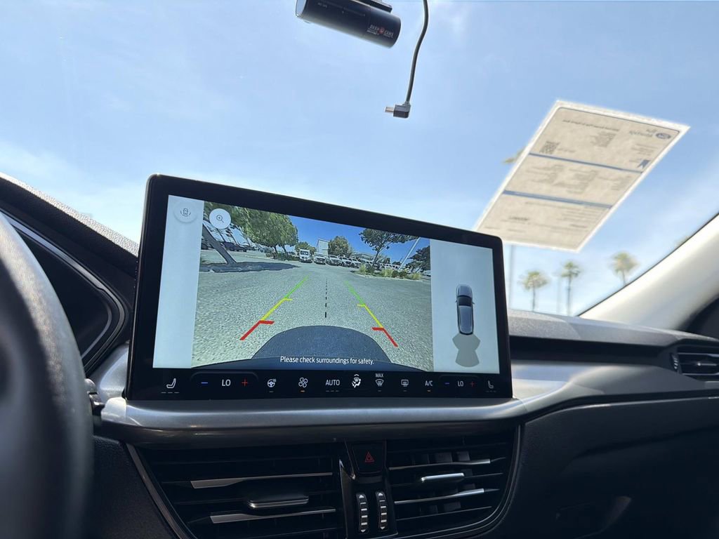Certified 2025 Ford Escape SE FWD image 25
