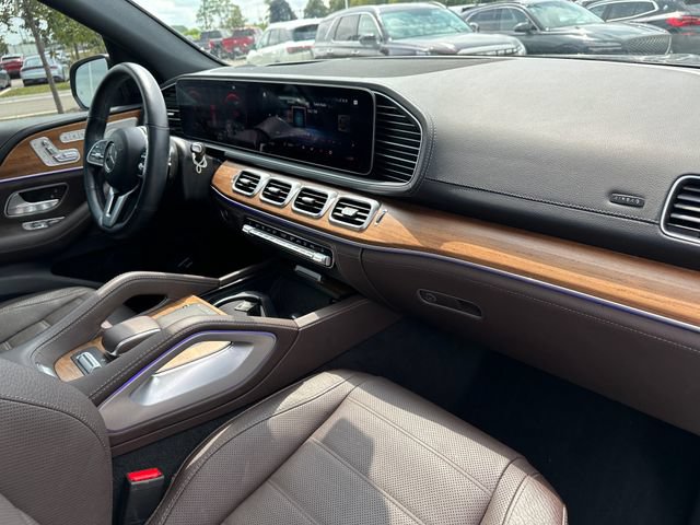 Used 2023 Mercedes-Benz GLS 450 4MATIC image 9