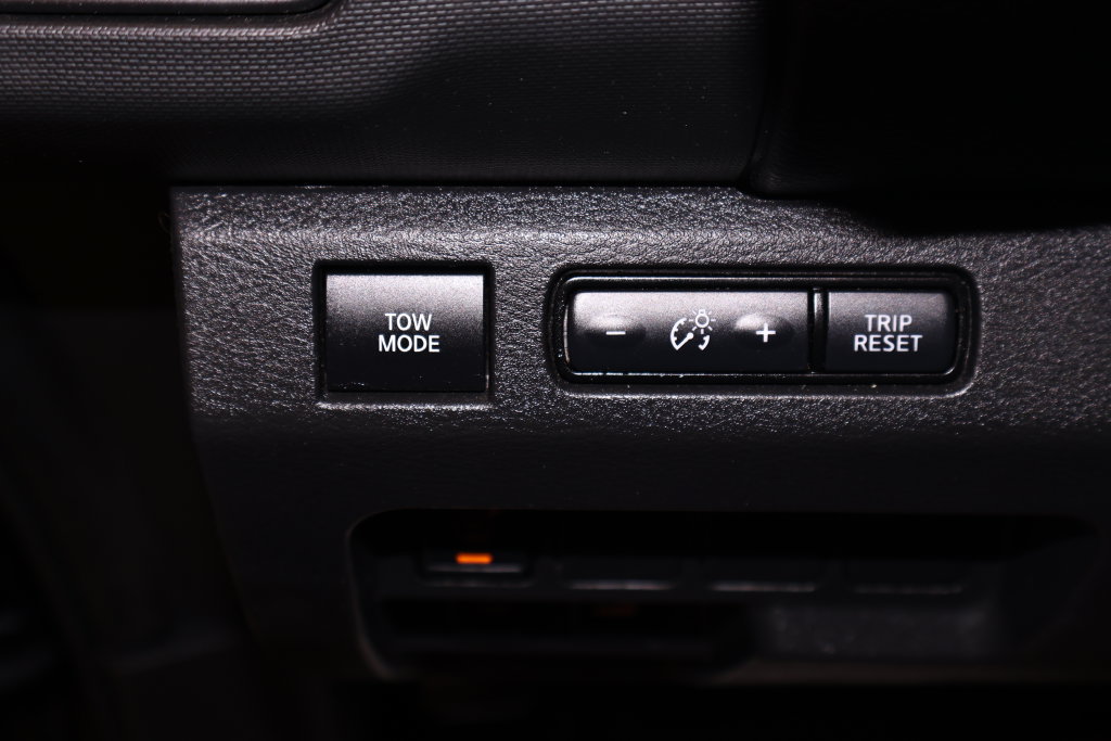 Used 2022 Nissan Frontier S w/ Technology Package AWD/4WD image 25