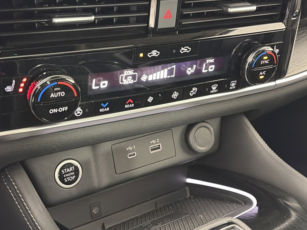 Used 2022 Nissan Rogue Platinum w/ Head-Up Display Package image 21