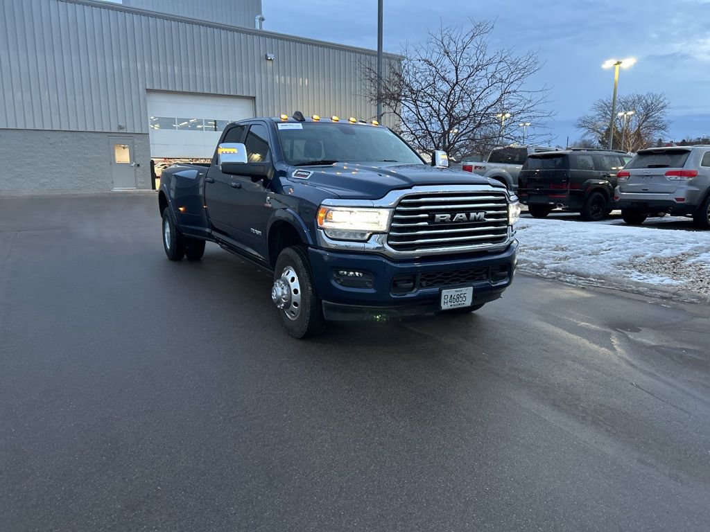 Used 2024 RAM 3500 Limited w/ Towing Technology Group image 3