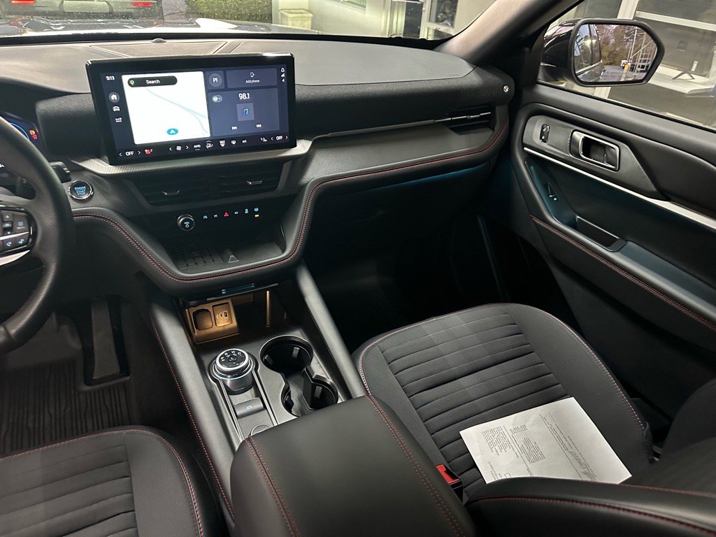 Certified 2025 Ford Explorer ST-Line w/ Premium Package image 34